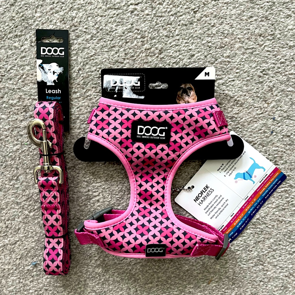 NWT Doog Medium Pink Harness with Matching Leash
